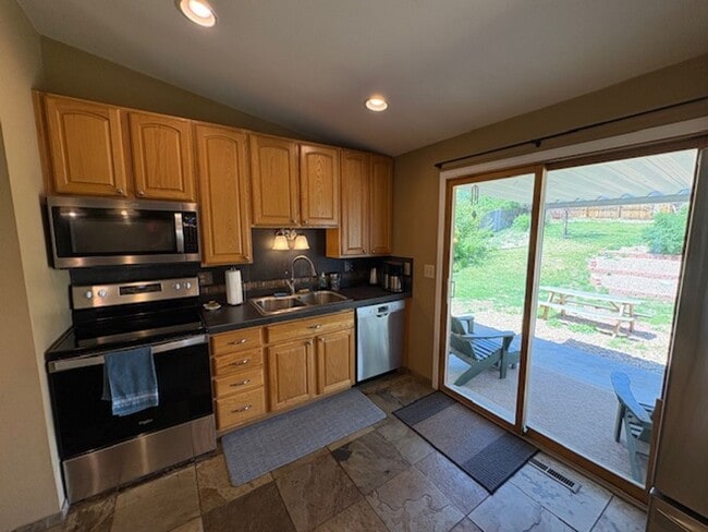 Building Photo - Fantastic 3 bed 2 bath home in Centennial ...