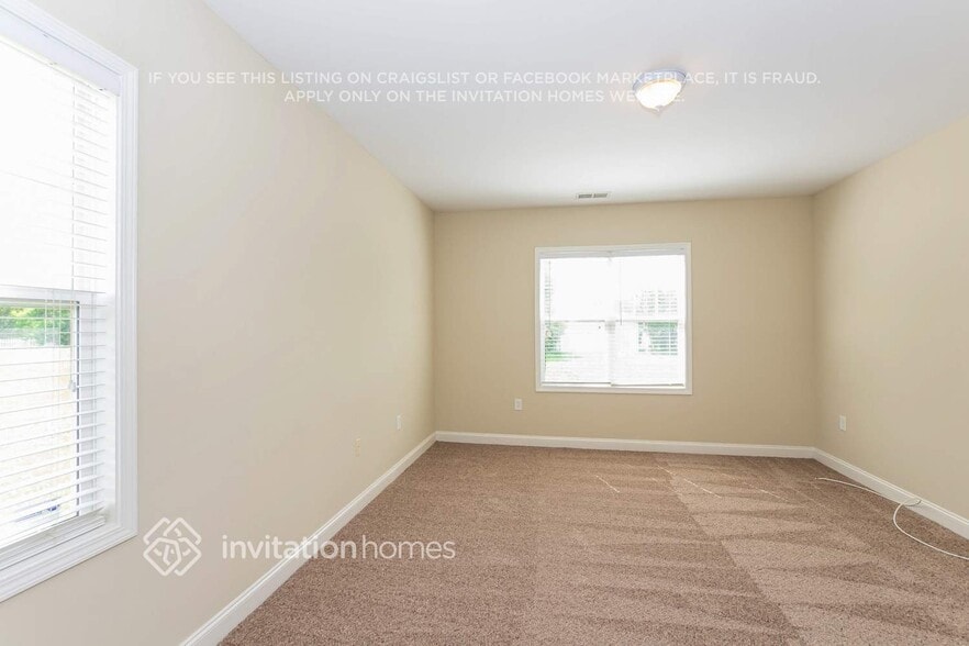 Building Photo - 9011 Magna Ln
