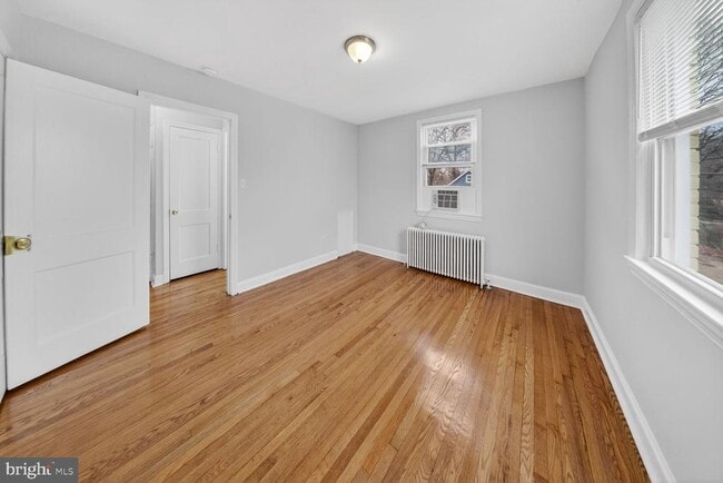 Building Photo - 4701 Ravenswood Rd