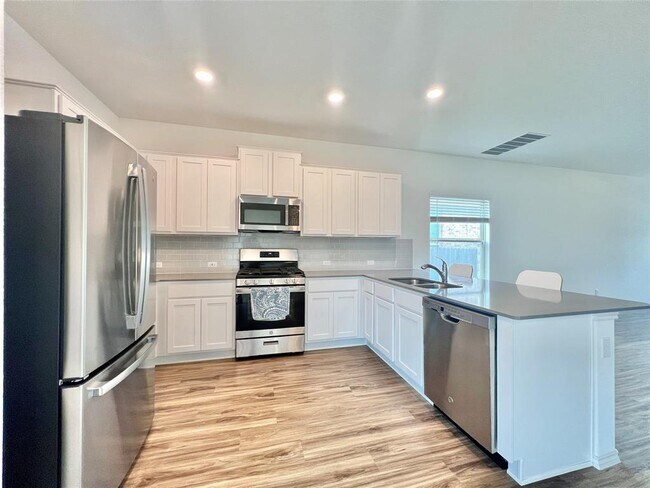 Building Photo - 6533 Strelitzia Cove