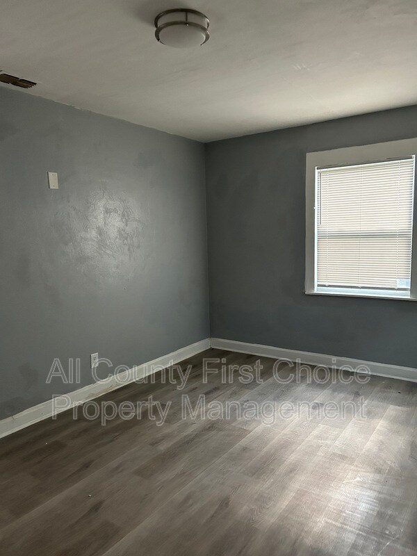 Building Photo - 1508 Tilley Ave