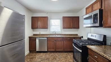 Building Photo - 7502 29th Ave