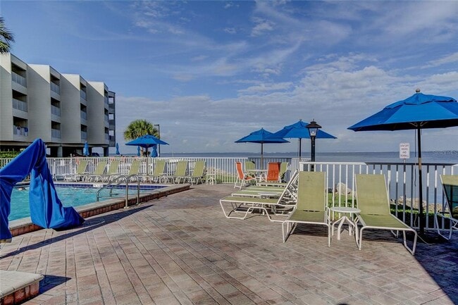 Building Photo - 2506 N Rocky Point Dr