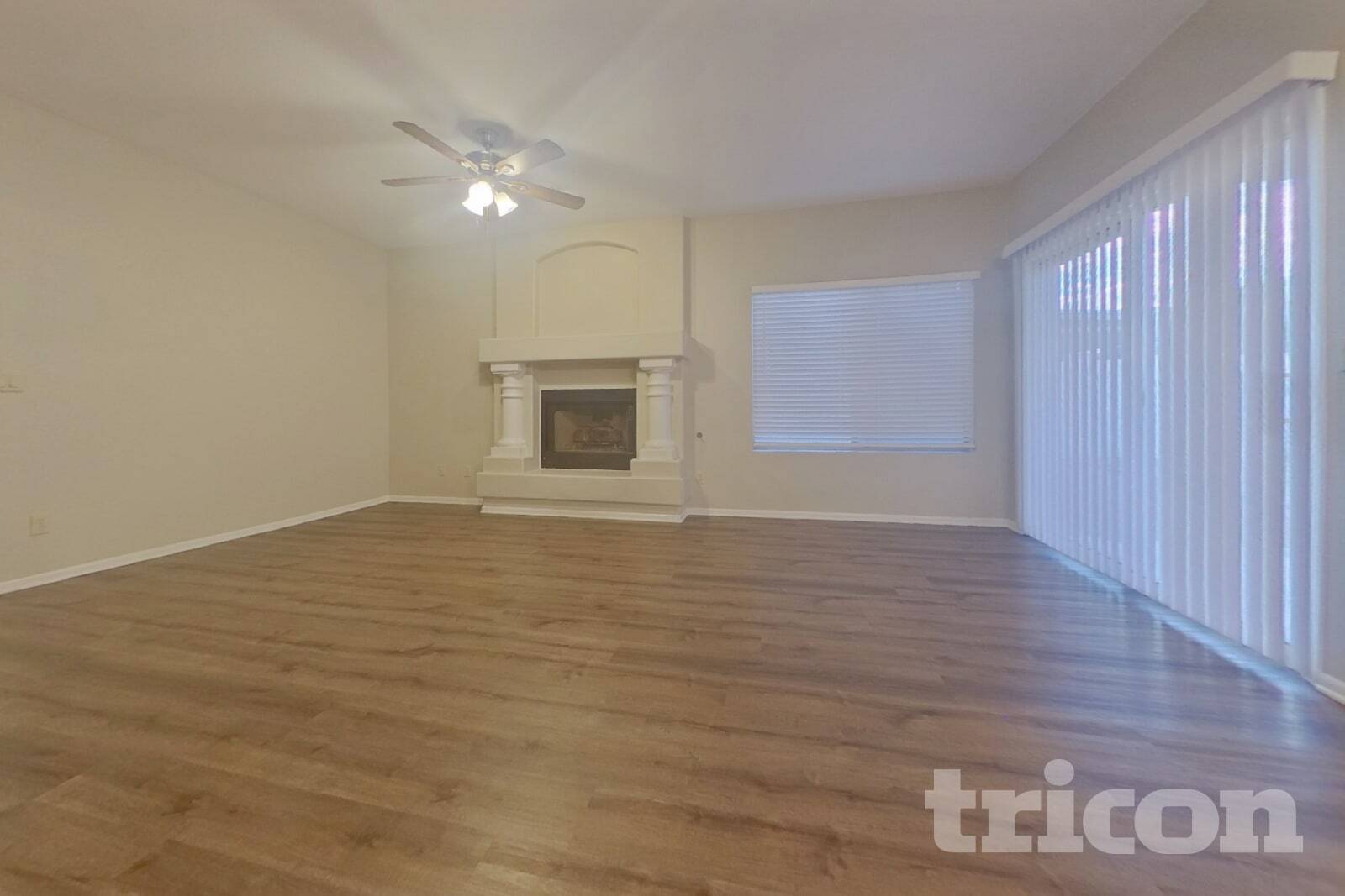 Building Photo - 11619 W Cyprus Dr