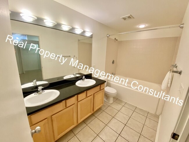 Building Photo - Move In Special 2-Bedroom  in Western Auto...