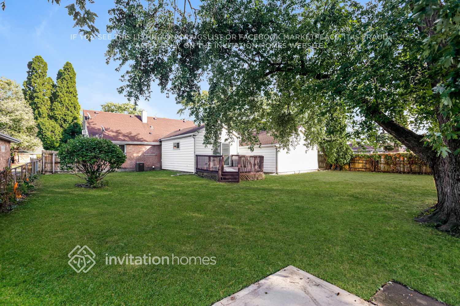 Building Photo - 8440 S Lockwood Ave