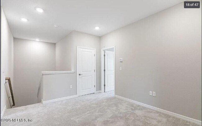 Building Photo - 240 Cherry Elm Dr