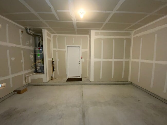 Building Photo - 4 Bedroom Newly Built Home Available Near ...