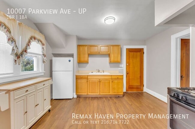 Building Photo - 10007 Parkview Ave