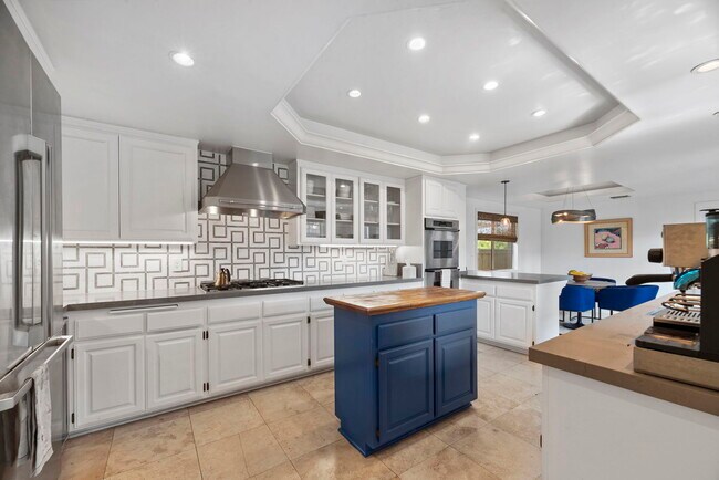 Building Photo - 669 35th St