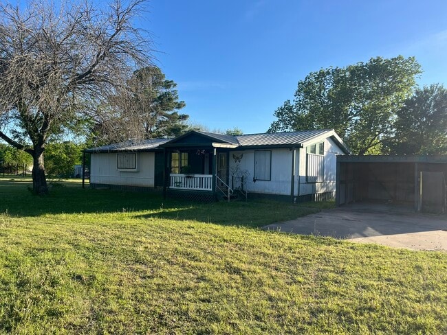 Building Photo - 1379 N Vicha Rd