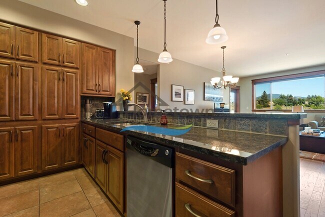 Building Photo - Two Bed, Two Bath Luxury Riverstone Condo!