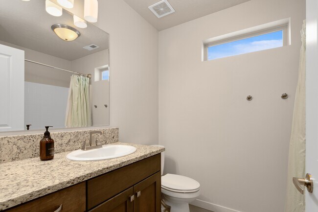 Building Photo - 1824 E Ringneck St