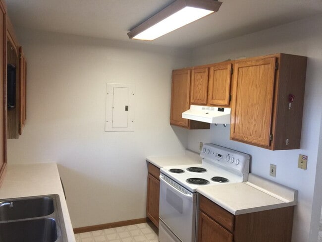 Building Photo - 94 Stiles Ave
