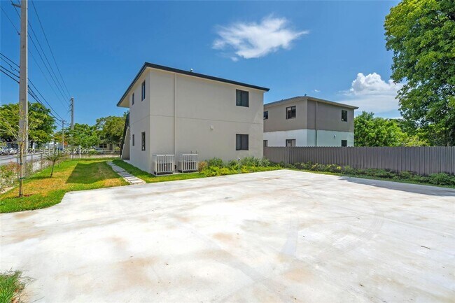 Building Photo - 6500 NW 21st Ave