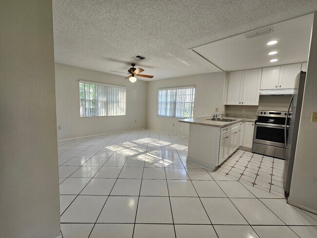 Building Photo - 3/2/1 Home for rent in Spring Hill 34609