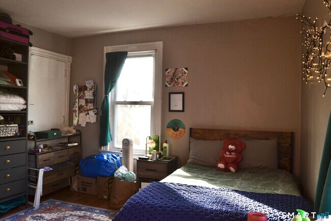 Building Photo - 192 Foster St