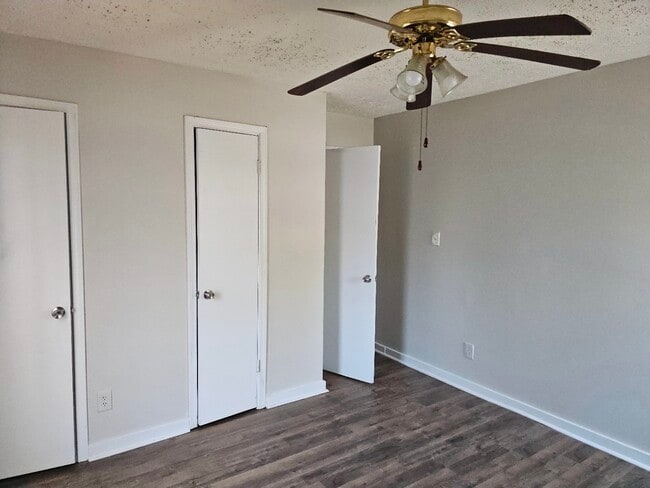 Building Photo - 422 Meriwether St