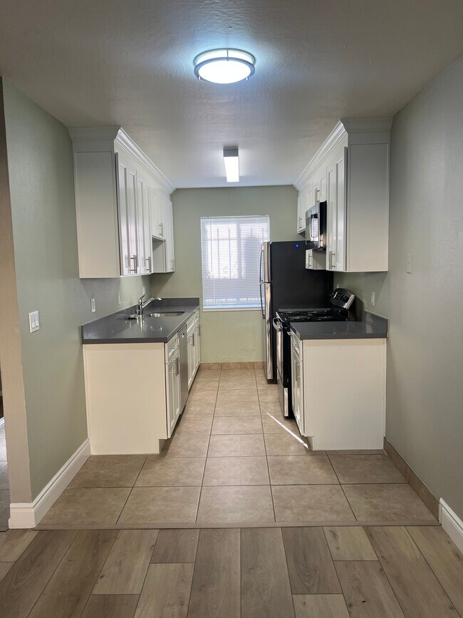 Building Photo - 2125 92nd Ave