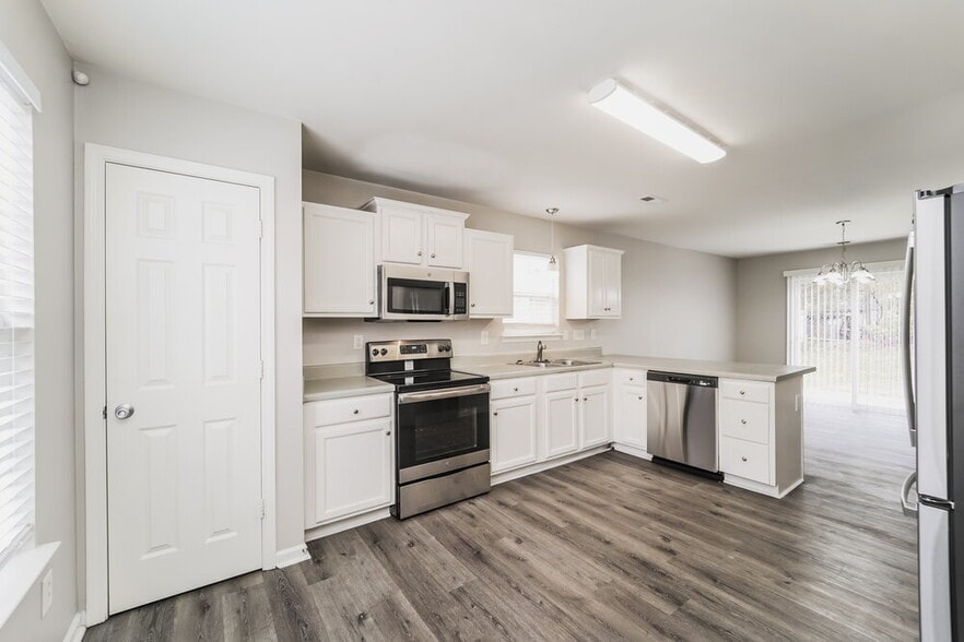 Building Photo - 5113 Autumn Oak Dr