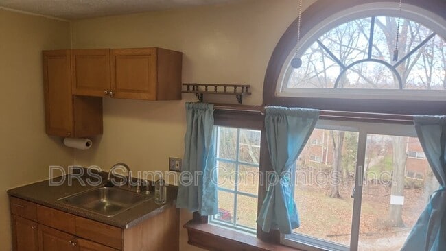 Building Photo - 5440 Frederick Ave