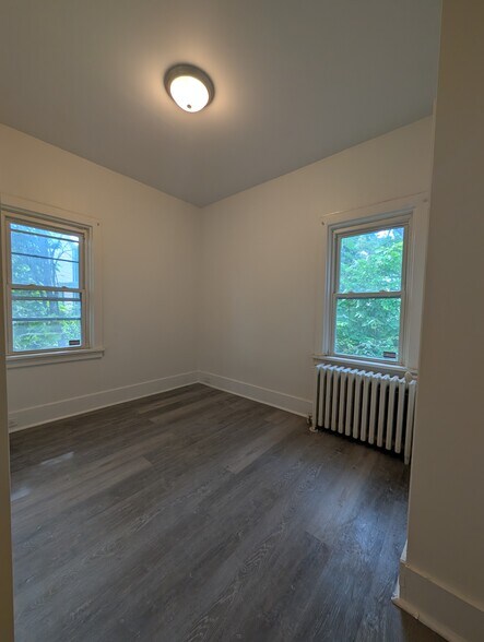 Building Photo - 500 Fordham Ave