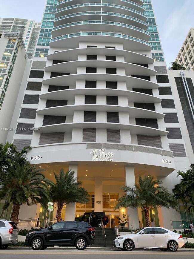 Building Photo - 950 Brickell Bay Dr