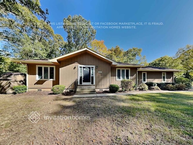 Primary Photo - 300 1st St