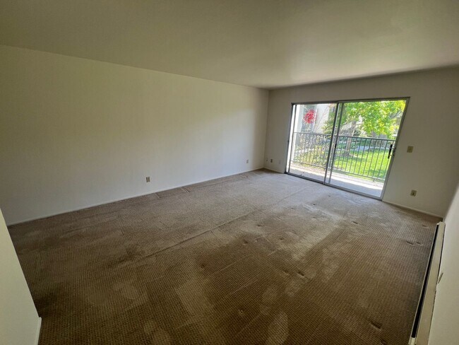 Building Photo - Sunny 1 bed 1 bath Condo in Santa Clara. L...