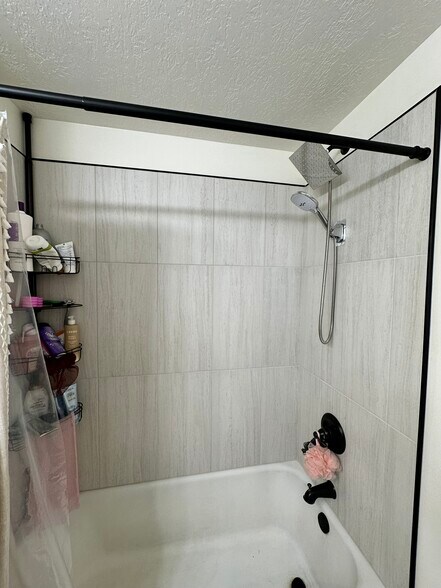 Building Photo - 537 S Water St