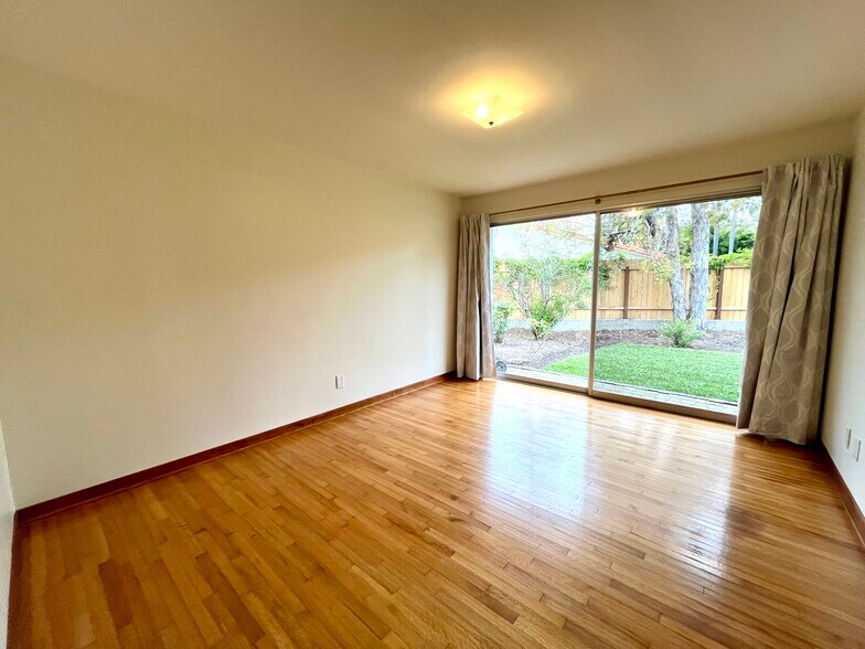 Building Photo - 2548 Via Carrillo