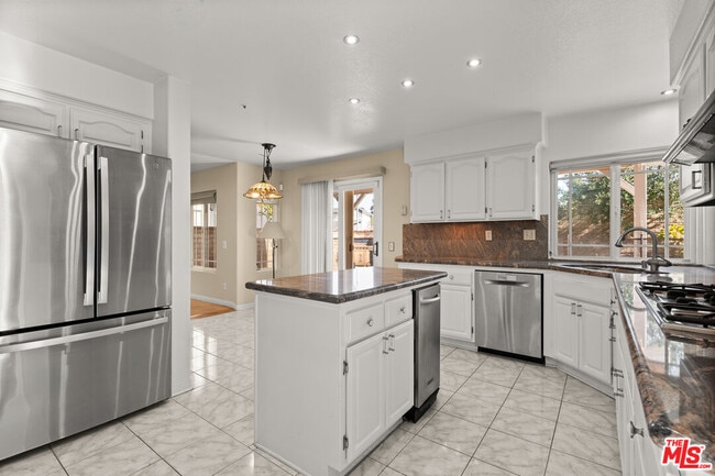 Building Photo - 5666 Silver Valley Ave