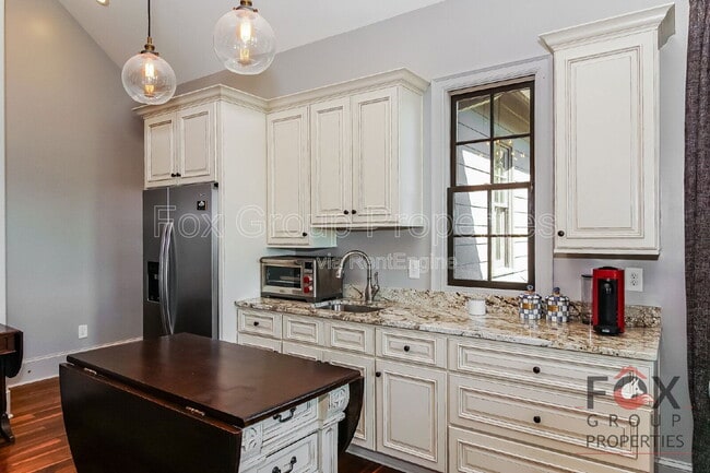 Building Photo - 17120 Belle Isle Dr