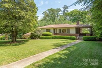 Building Photo - 10 S Oak Forest Dr