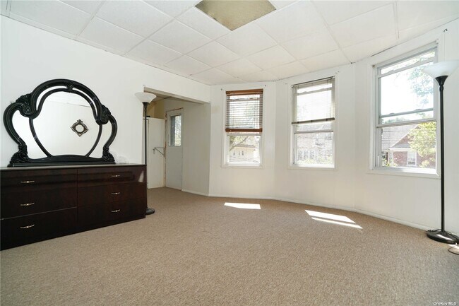 Primary Photo - 104-55 90th Ave