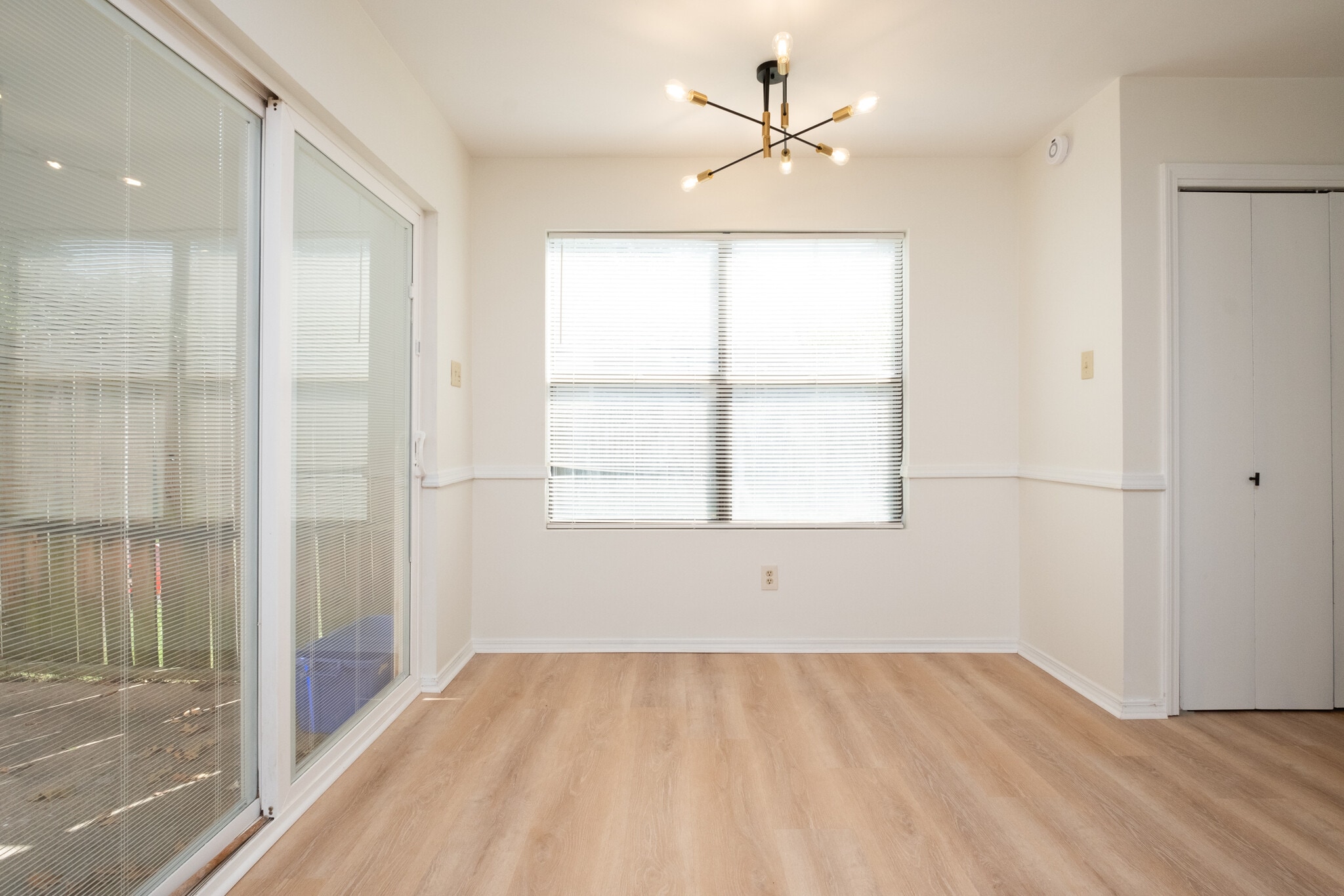 Building Photo - 55 Oak Forest Loop
