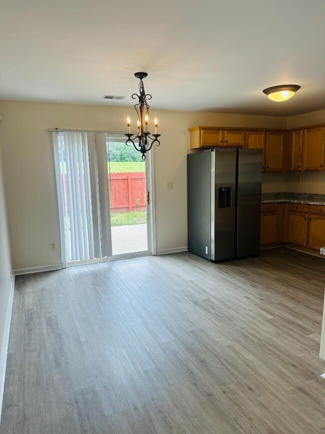 Building Photo - 4404 Walnut Creek Dr