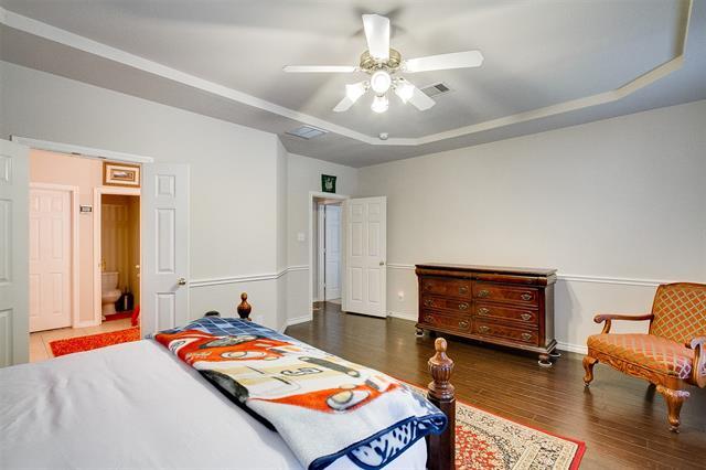 Building Photo - 705 Sundown Way