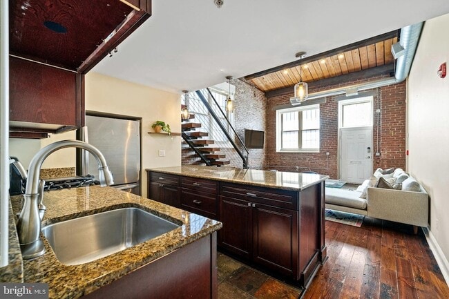 Building Photo - 1301 N Front St Unit G