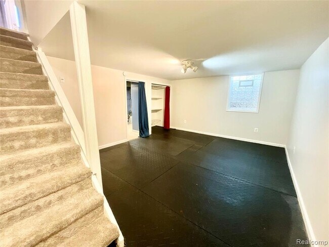 Building Photo - 1779 Graefield Rd