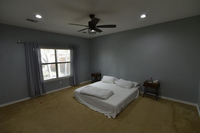 Building Photo - Great 4 Bedroom 2.5 Bathroom, In Bridle Ga...