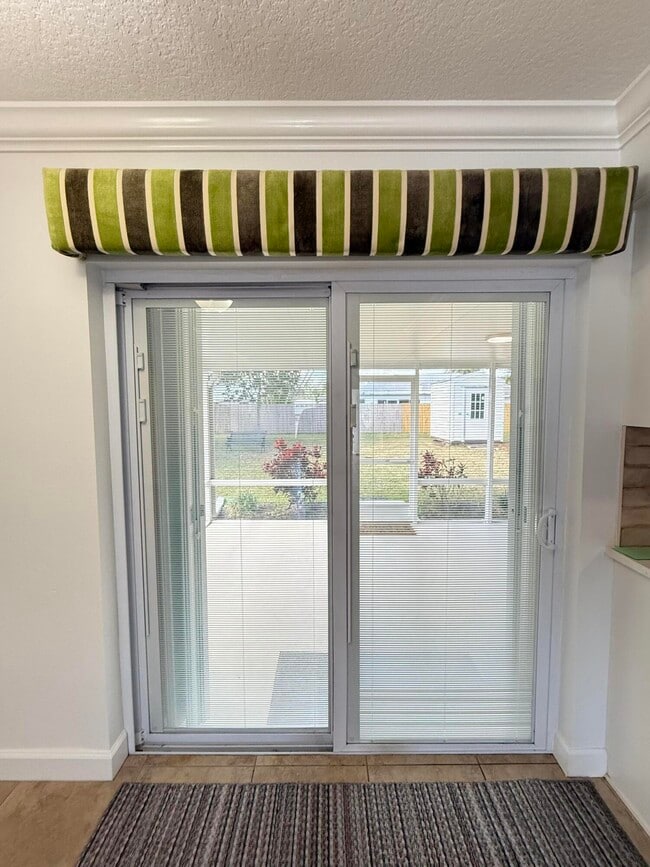 Building Photo - 486 NE Solida Cir