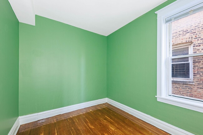 Building Photo - 1445 S Kostner Ave