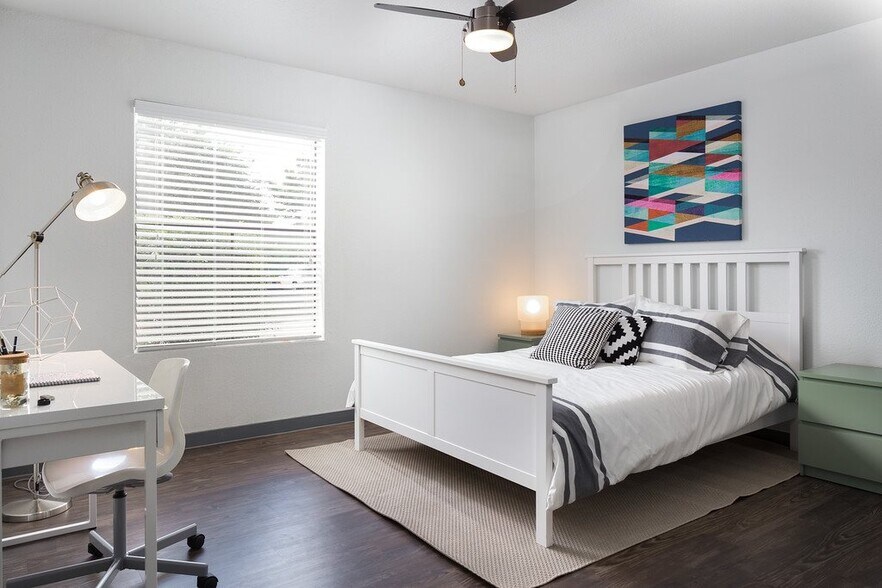 Building Photo - 8912 N Lamar Blvd