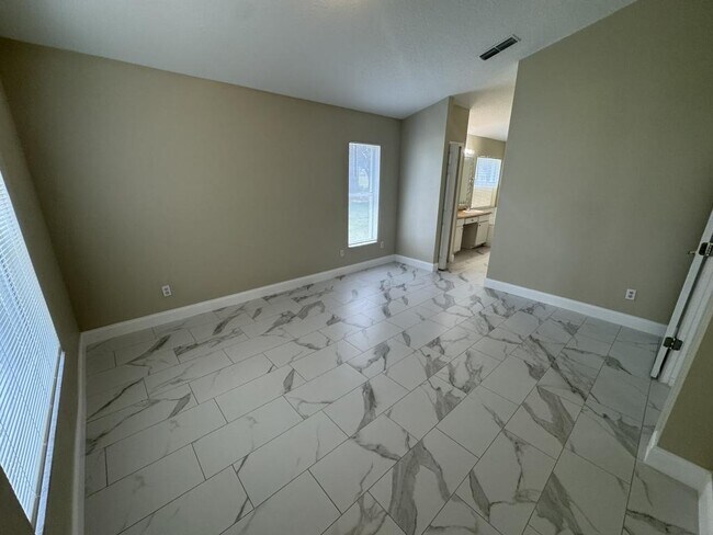 Building Photo - 2347 Blake Way