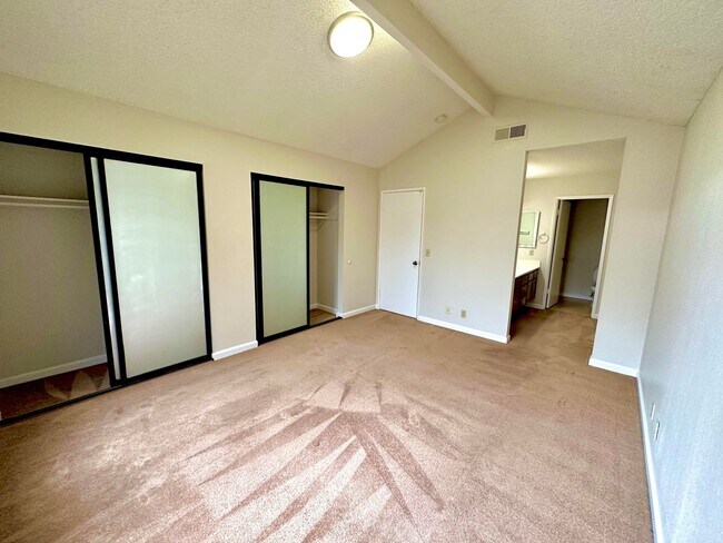 Building Photo - COMING SOON! | $3,690 / 3 BR - GORGEOUS THREE BEDROOM HOME IN PARKMONT AREA OF CENTRAL FREMONT