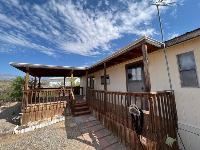 Building Photo - Toquerville home on large lot