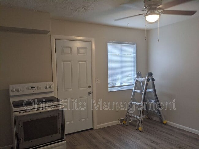 Building Photo - 429 Barnett Rd