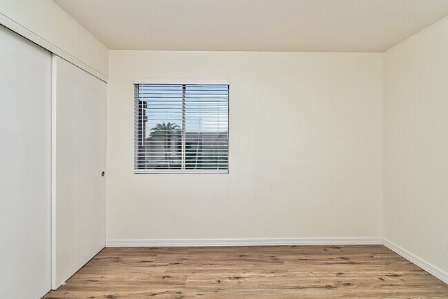 Building Photo - 1417 S Lynx Dr