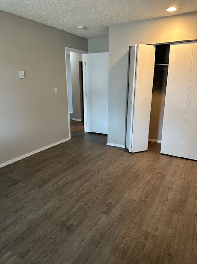 Building Photo - Amazing Two Bedroom!